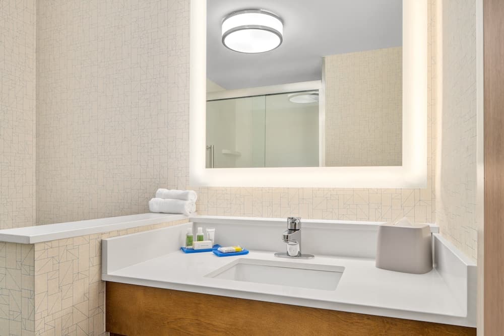 Holiday Inn Express Ft. Lauderdale Cruise-Airport by IHG — 15