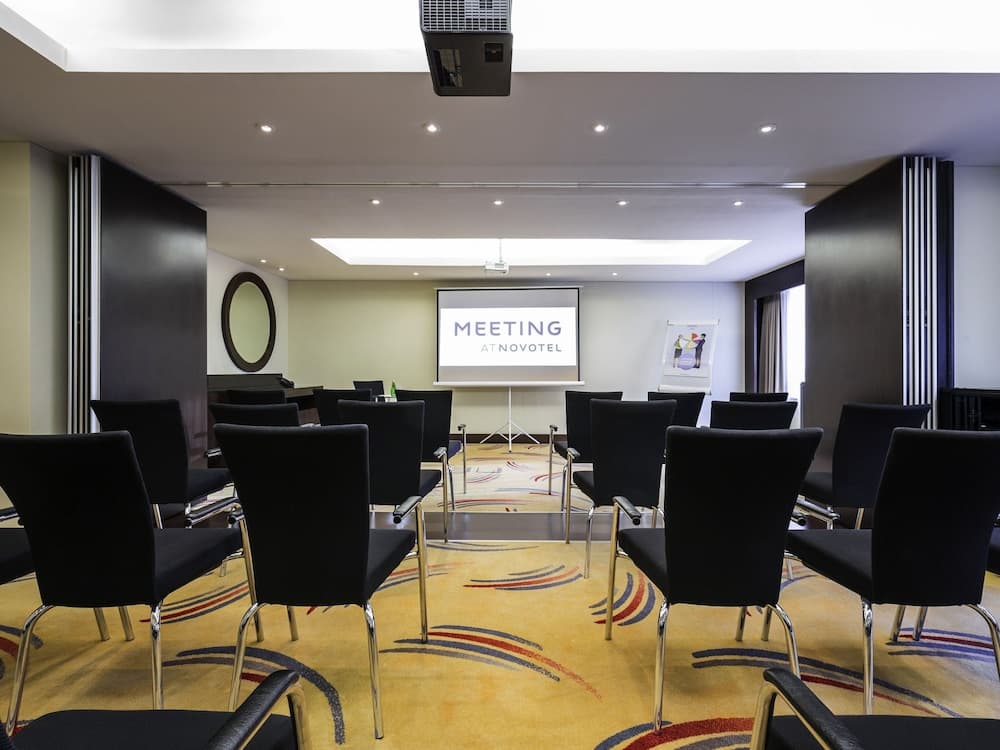 Novotel Deira Creekside Dubai — 6