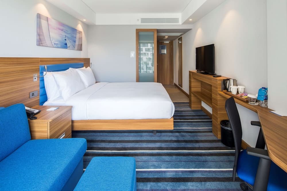 Hampton by Hilton Istanbul Kurtkoy — 15