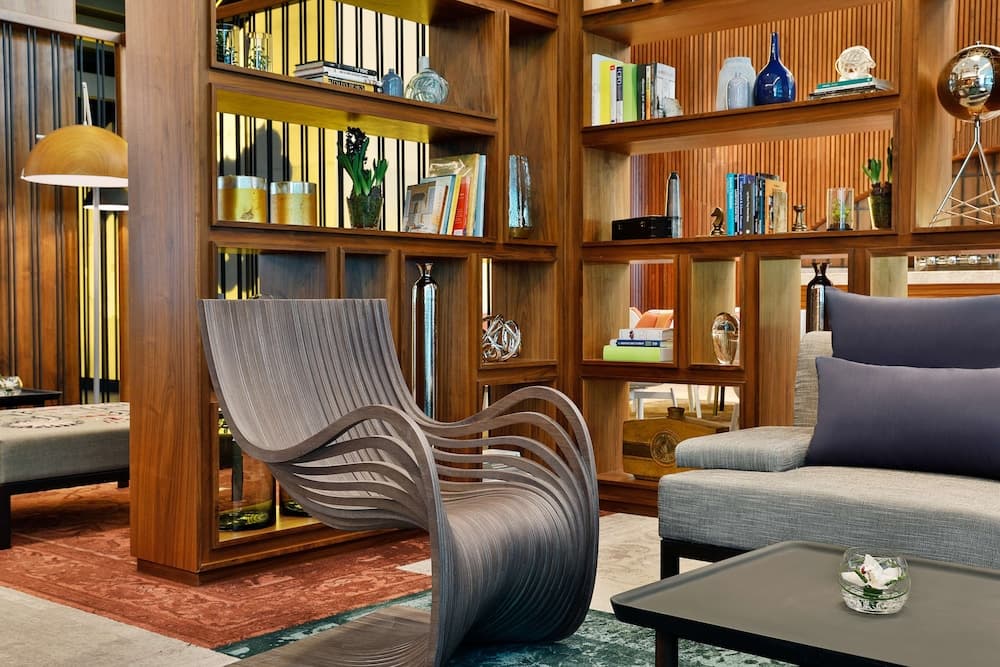 DoubleTree by Hilton Dubai - Business Bay — 7