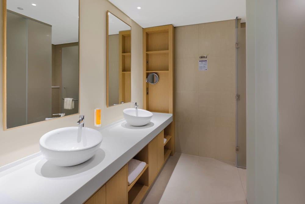 Premier Inn Dubai Ibn Battuta Mall — 11