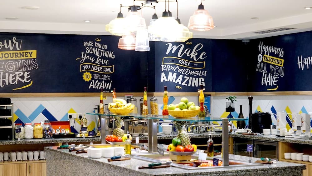 Hampton by Hilton Dubai Al Barsha — 10