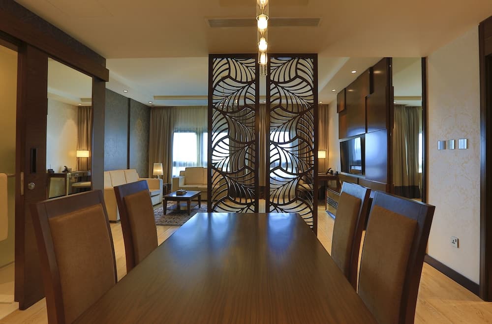 Metropolitan Hotel Dubai — 28