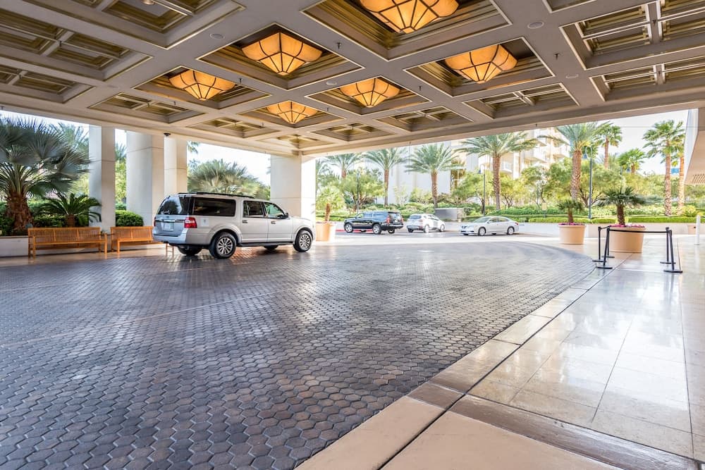 Jet Luxury Resorts @ The Signature Condo Hotel — 17