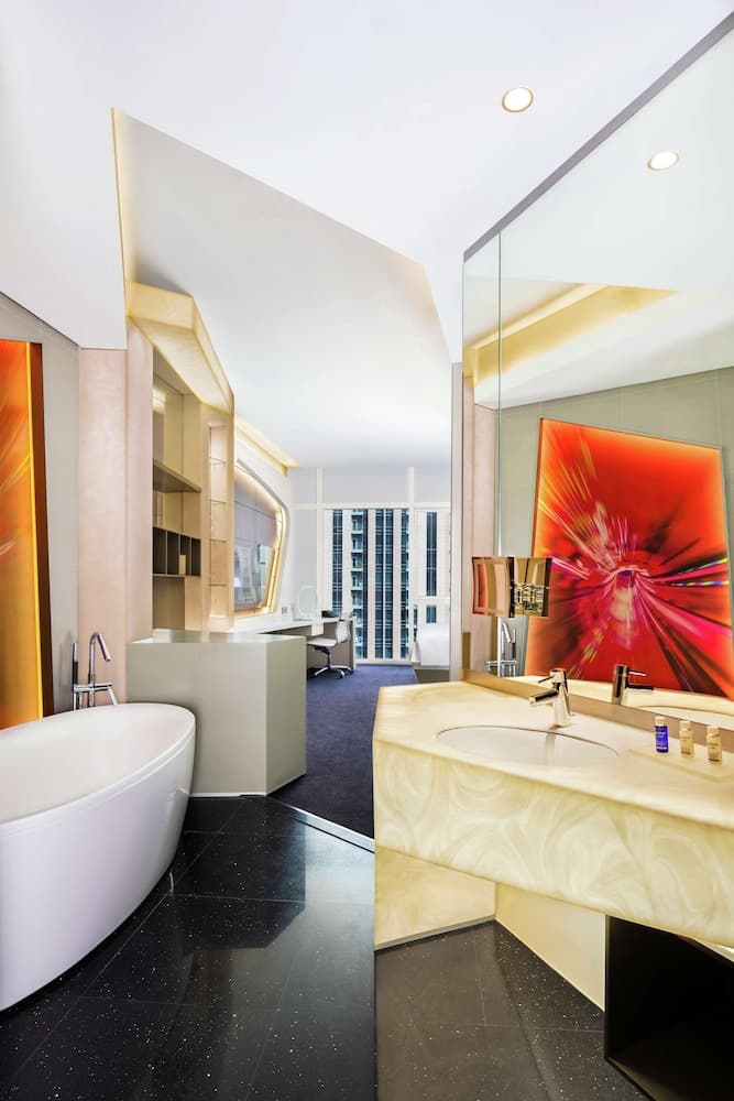V Hotel Dubai, Curio Collection by Hilton — 23