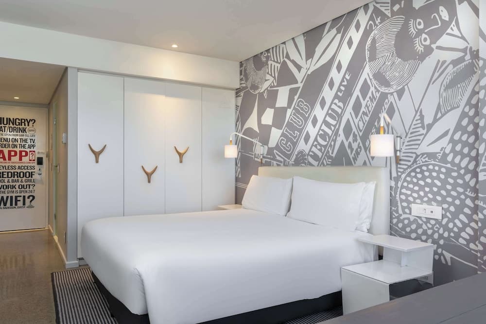 Radisson RED V&A Waterfront, Cape Town hotel, Silo 6, South Arm Road, V&A Waterfront, Cape Town, Western Cape, 8001, South Africa — photo 95