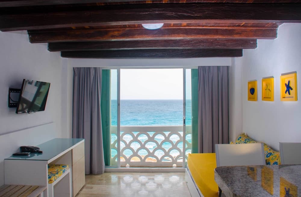 Bsea Cancun Plaza Hotel — 4