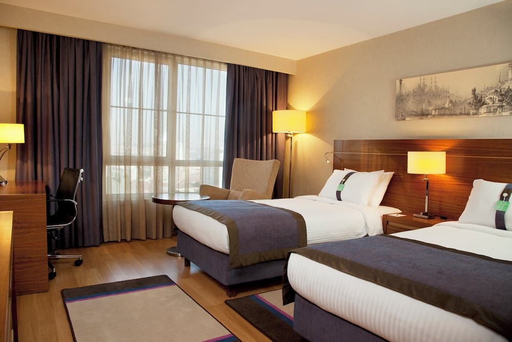 Holiday Inn Estambul Sisli by IHG — 7