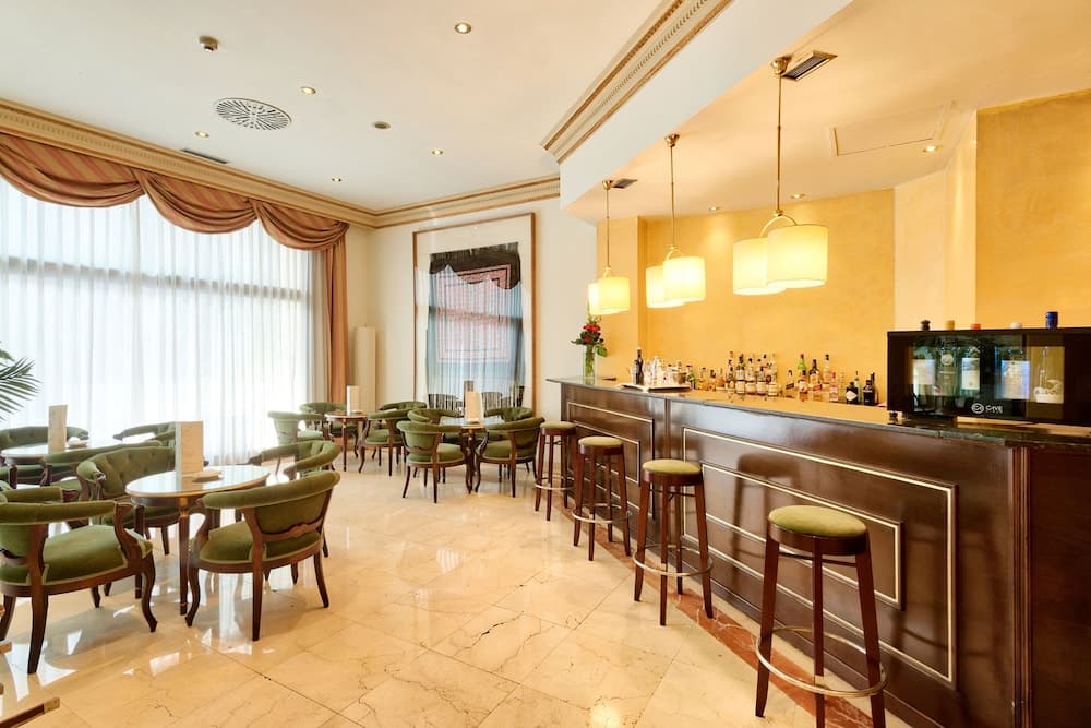 Hotel Roger de Lluria Barcelona — 25