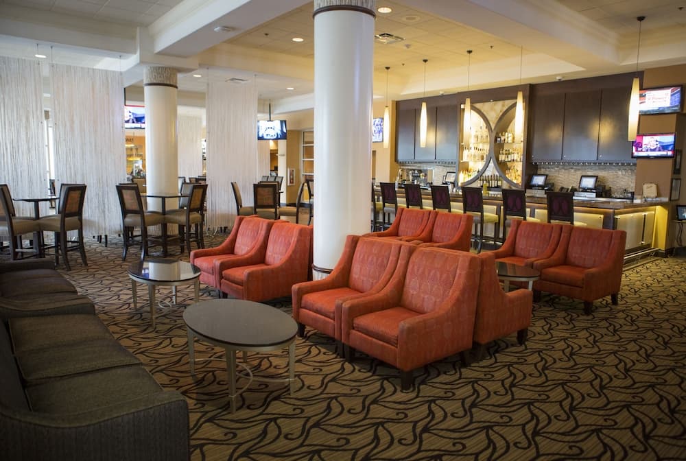 Rosen Plaza en la Avenida Internacional — 9