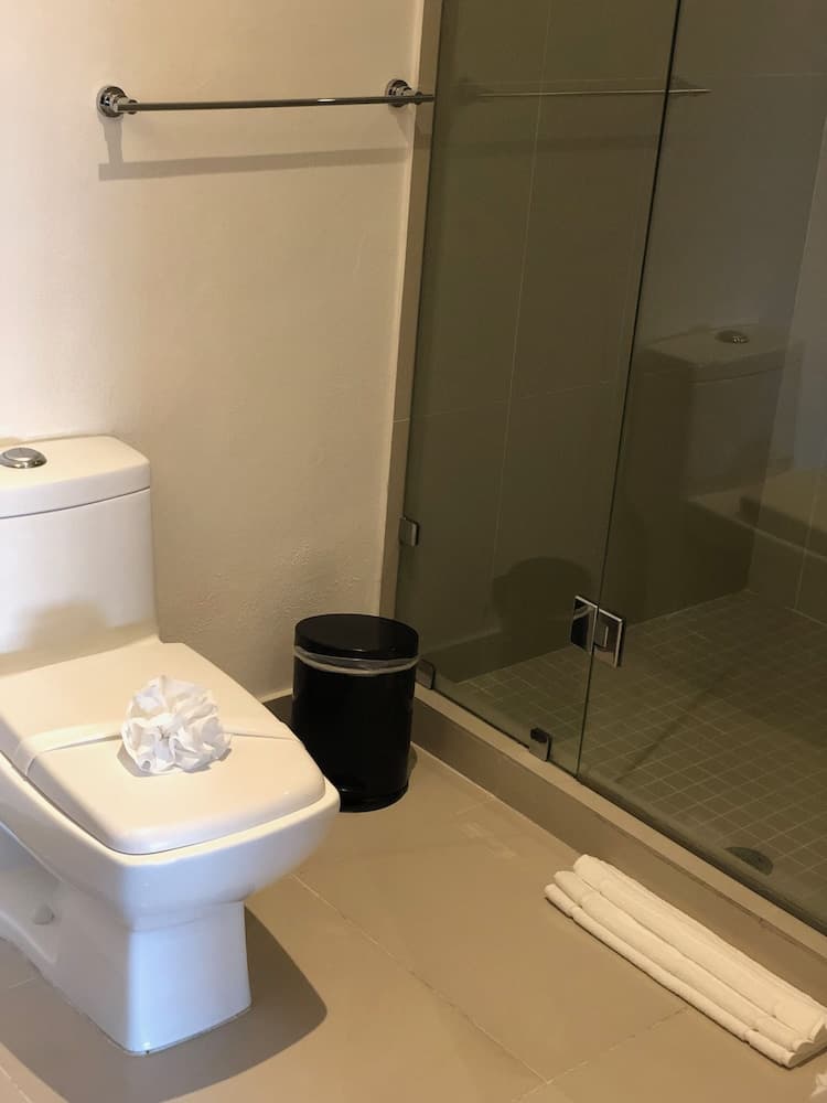 Suites Malecon Cancun — 19