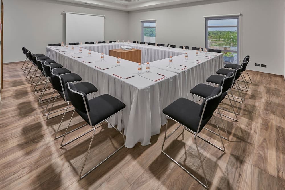 City Express Plus by Marriott Cancún Aeropuerto Riviera — 8