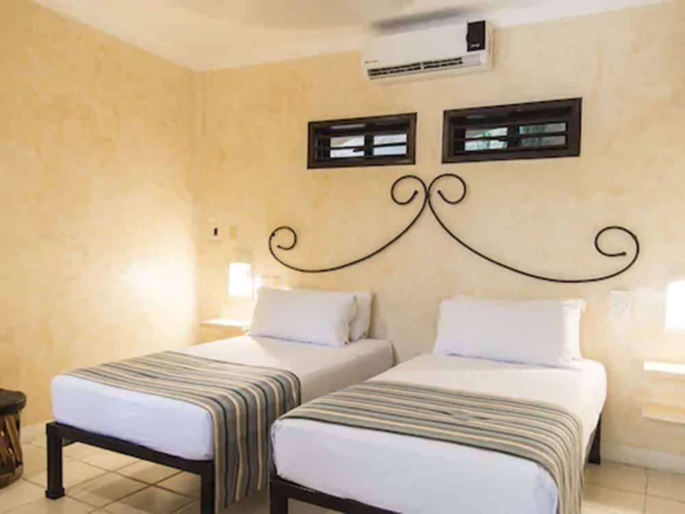 Barrio Latino Hotel Riviera Maya — 14