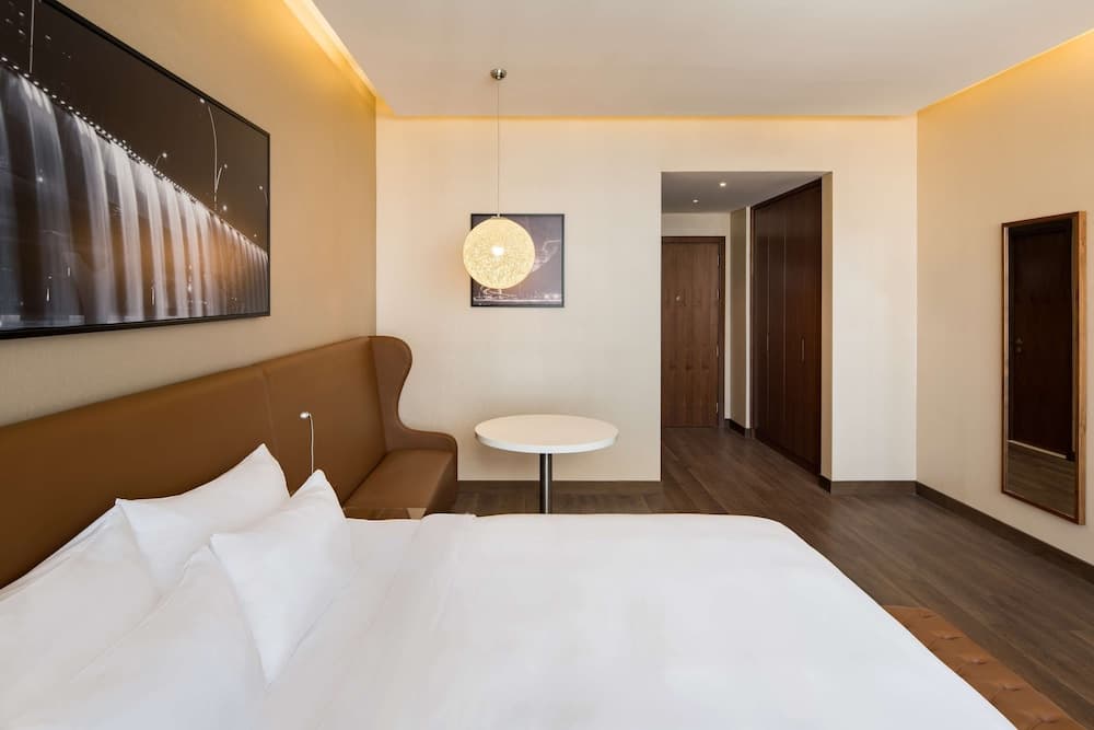 Radisson Blu Hotel, Dubai Canal View — 30