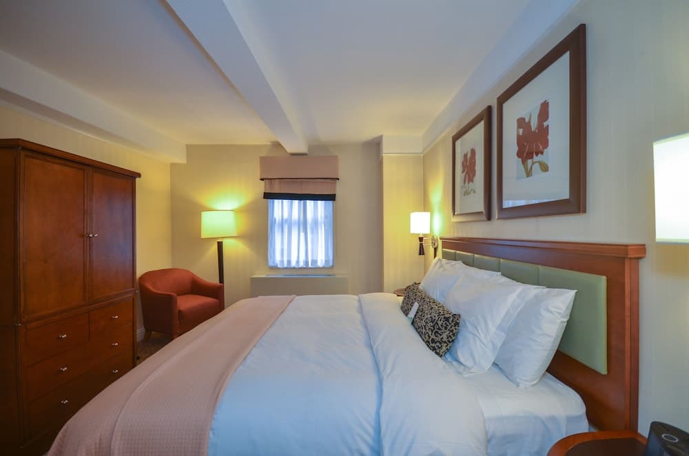 San Carlos Hotel — 4