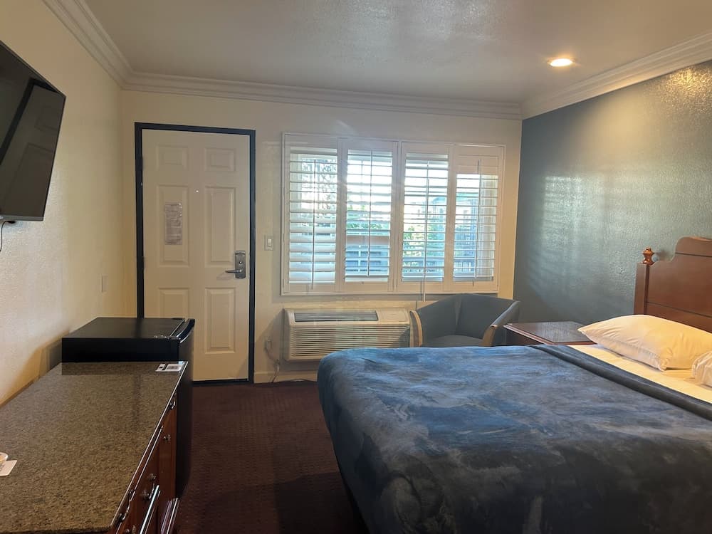 Bienvenido Inn en Colorado Blvd. — 19