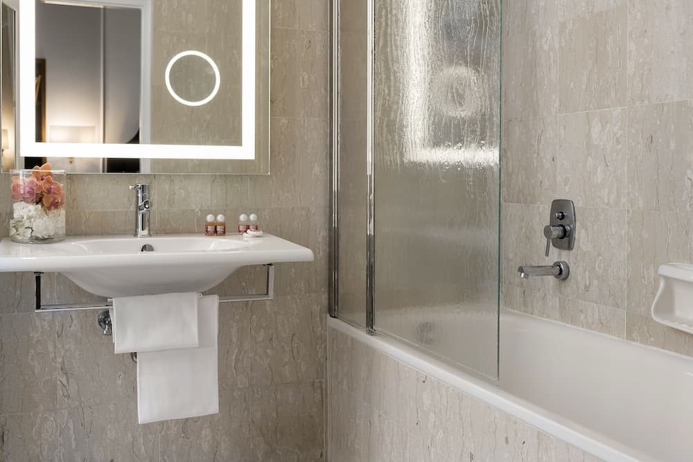 Hotel Bettoja Massimo D'Azeglio — 7