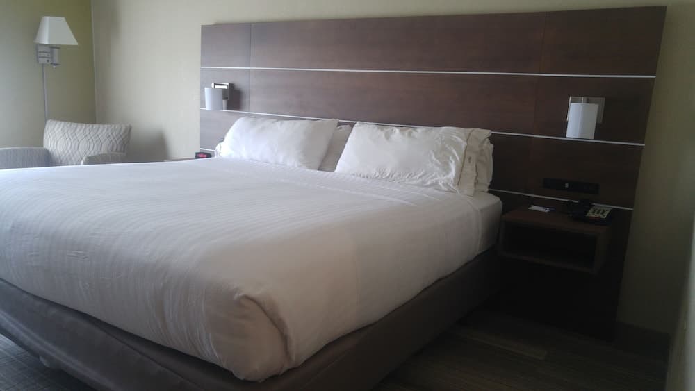Holiday Inn Express & Suites Miami, ein IHG Hotel — 11