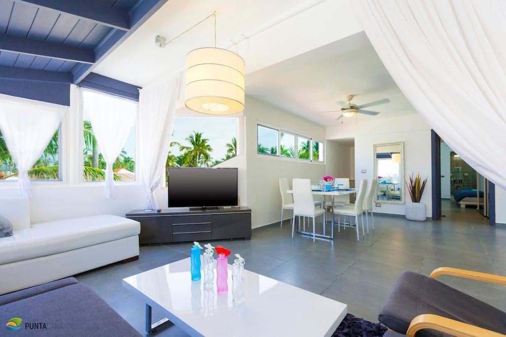 Punta Cana Beachfront Apartment With BBQ Private Terrace — 10