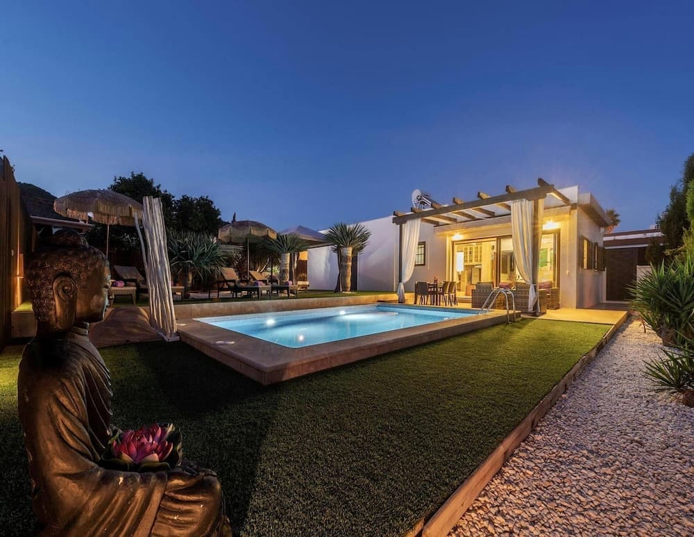 Charming Villa in Ibiza Town — 1