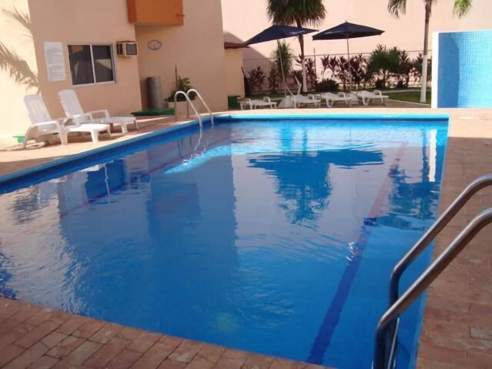 Gran Laguna Real — 16