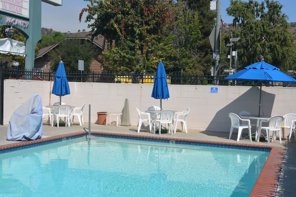 Bienvenido Inn en Colorado Blvd. — 17