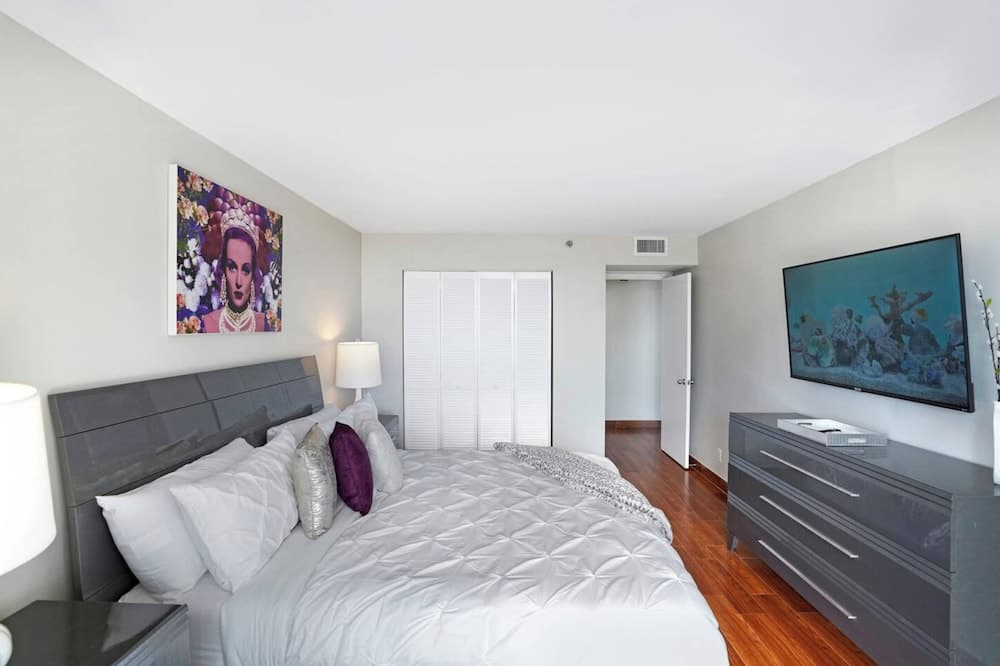 Condominio con vista a la bahía y balcón — 7