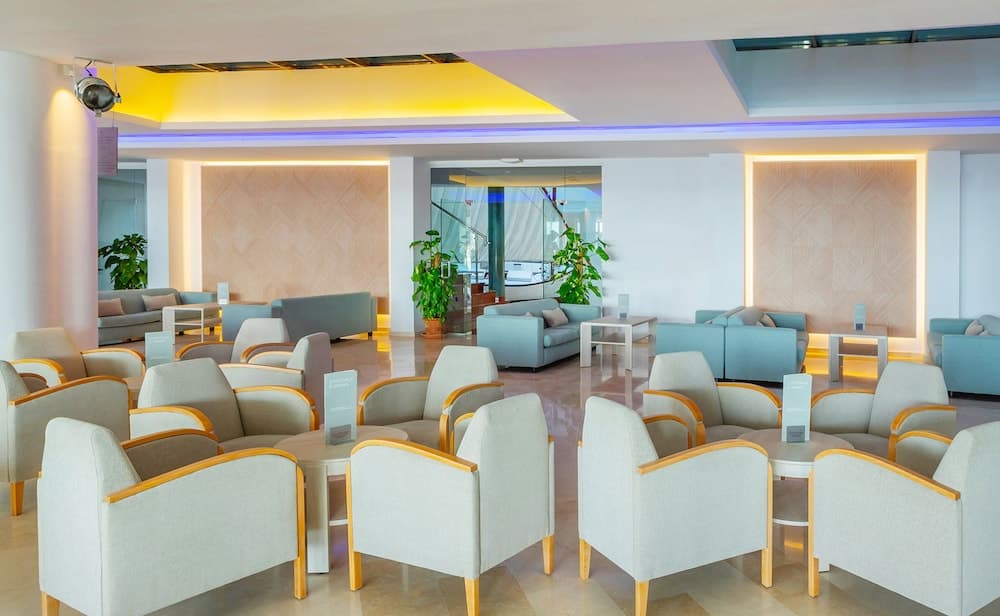 Aparthotel Fontanellas Playa — 26
