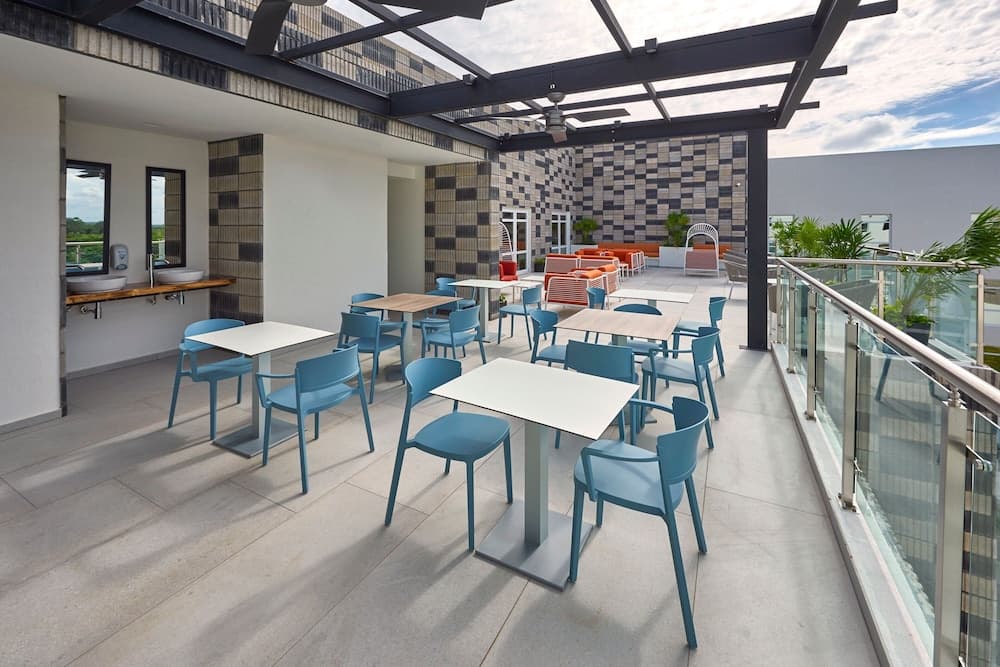City Express Plus by Marriott Cancún Aeropuerto Riviera — 2