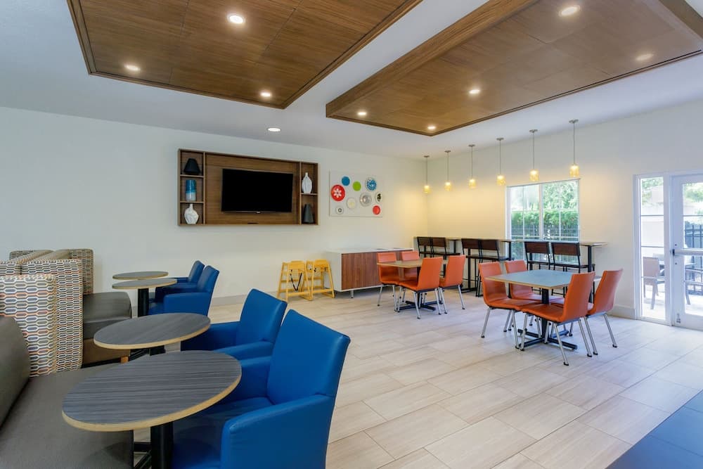 Holiday Inn Express Tampa N I-75 - University Area by IHG — 15