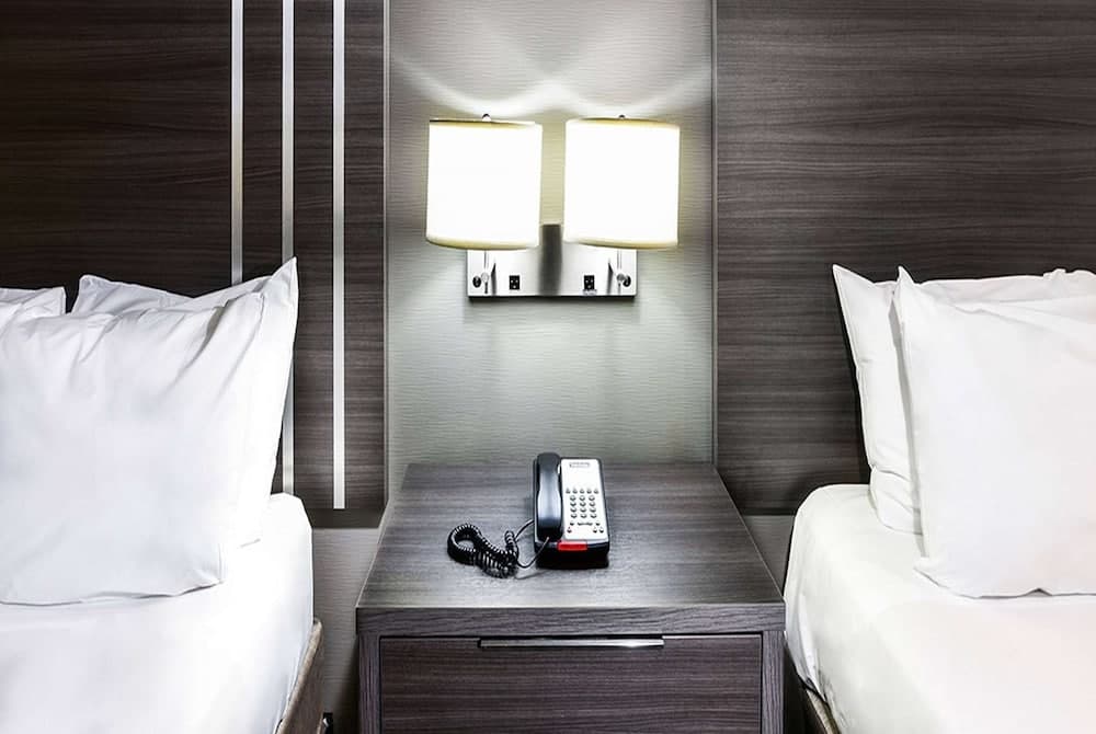 Travelodge by Wyndham Commerce Los Angeles Area — 10