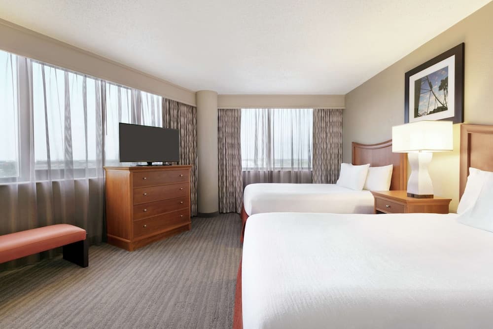 Embassy Suites by Hilton Orlando International Dr ICON Park — 9