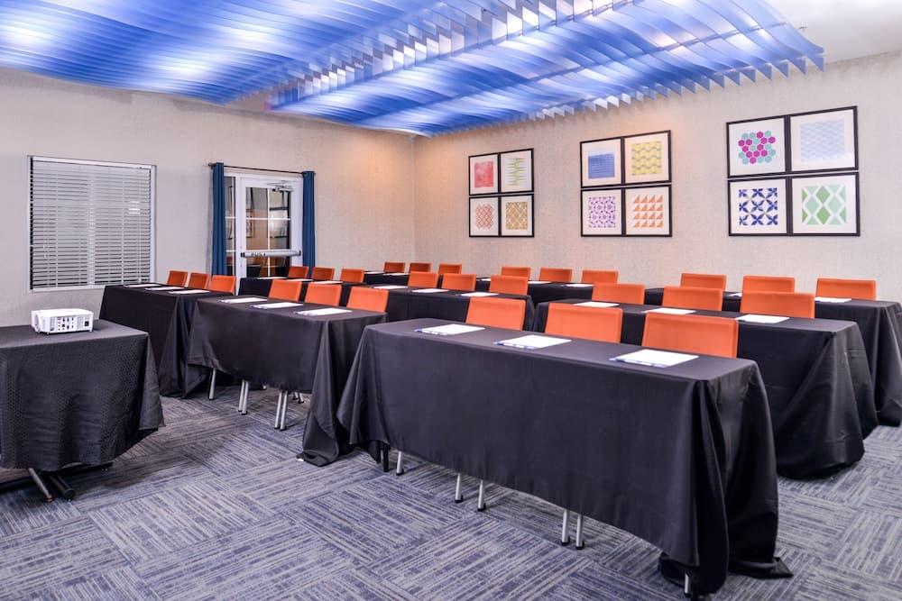 Holiday Inn Express Tampa N I-75 - University Area by IHG — 21