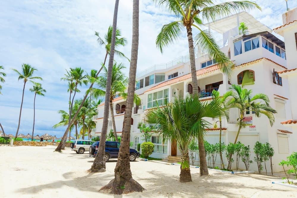 Punta Cana Beachfront Apartment With BBQ Private Terrace — 1
