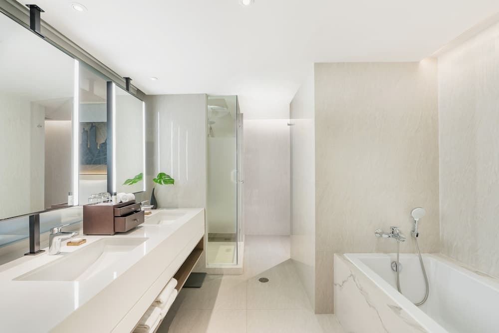 Pathumwan Princess Hotel — 15