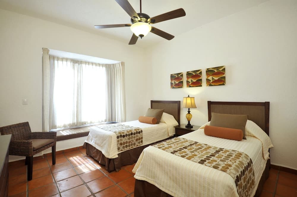 Las Palmas Condominio — 9