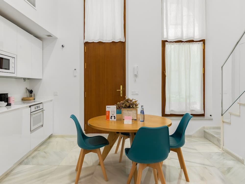 Numa Seville Molina — 19