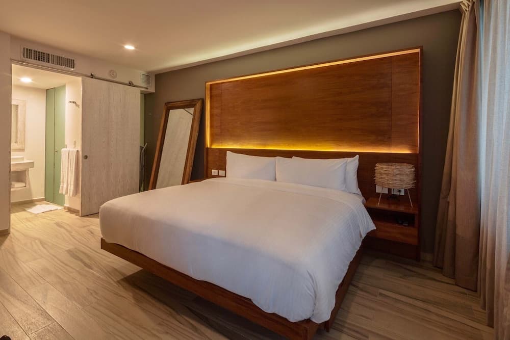 Newport House Playa Hotel Boutique — 14