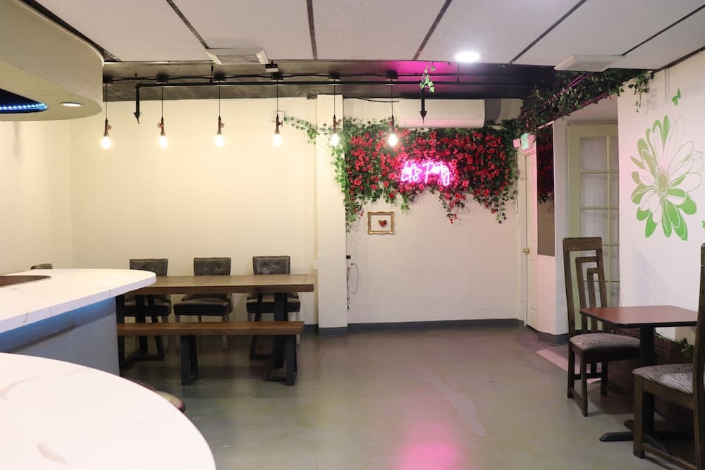 Hometel Suites - Los Angeles (Koreatown) — 17