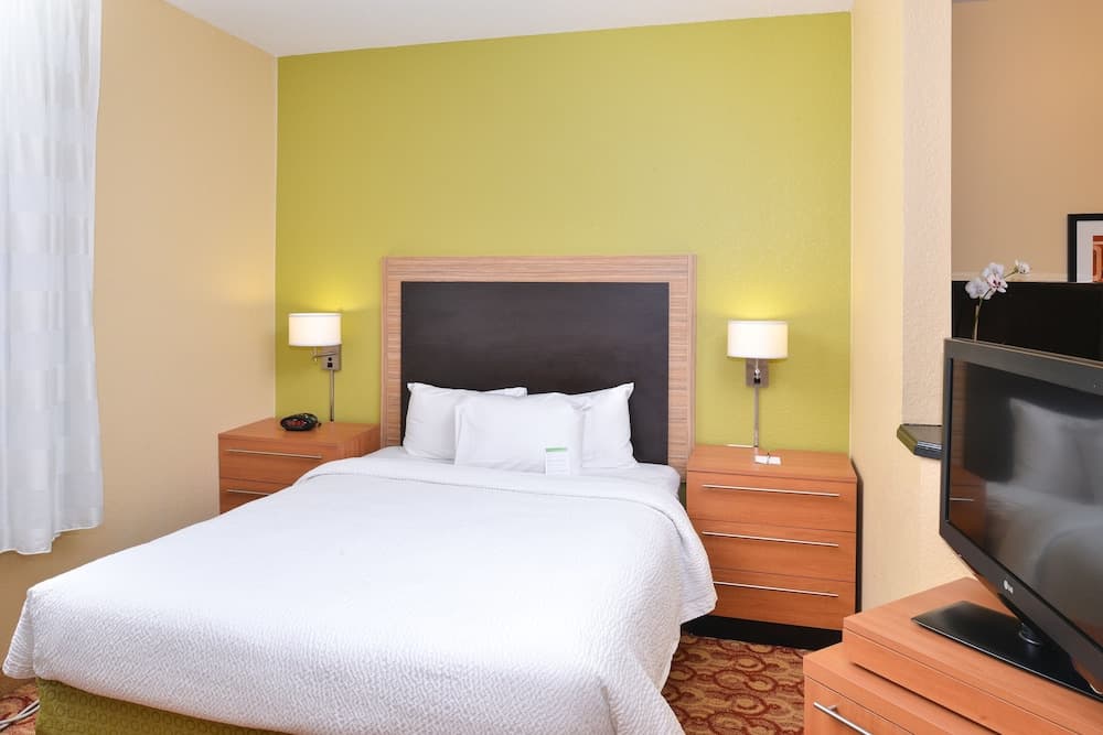 Candlewood Suiten Miami Doral by IHG — 2