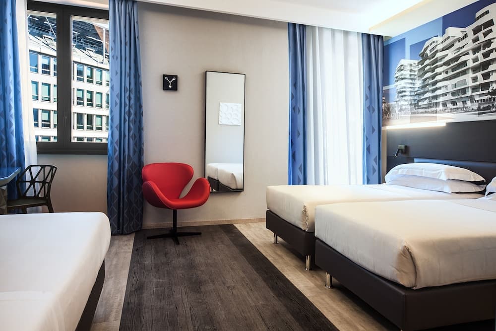 iQ Hotel Milano — 12