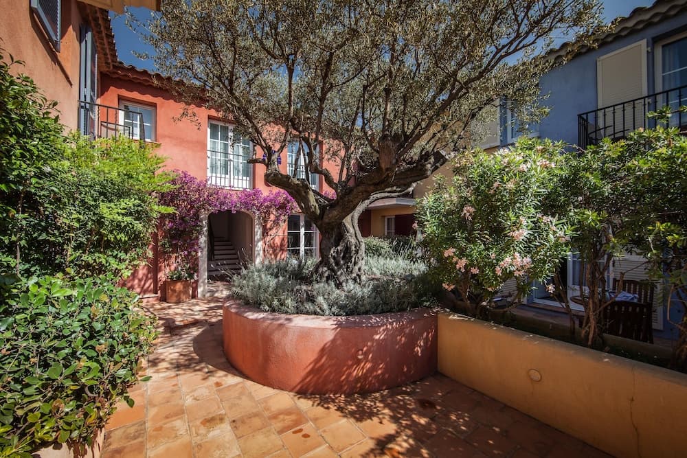 Hotel Byblos Saint-Tropez — 4