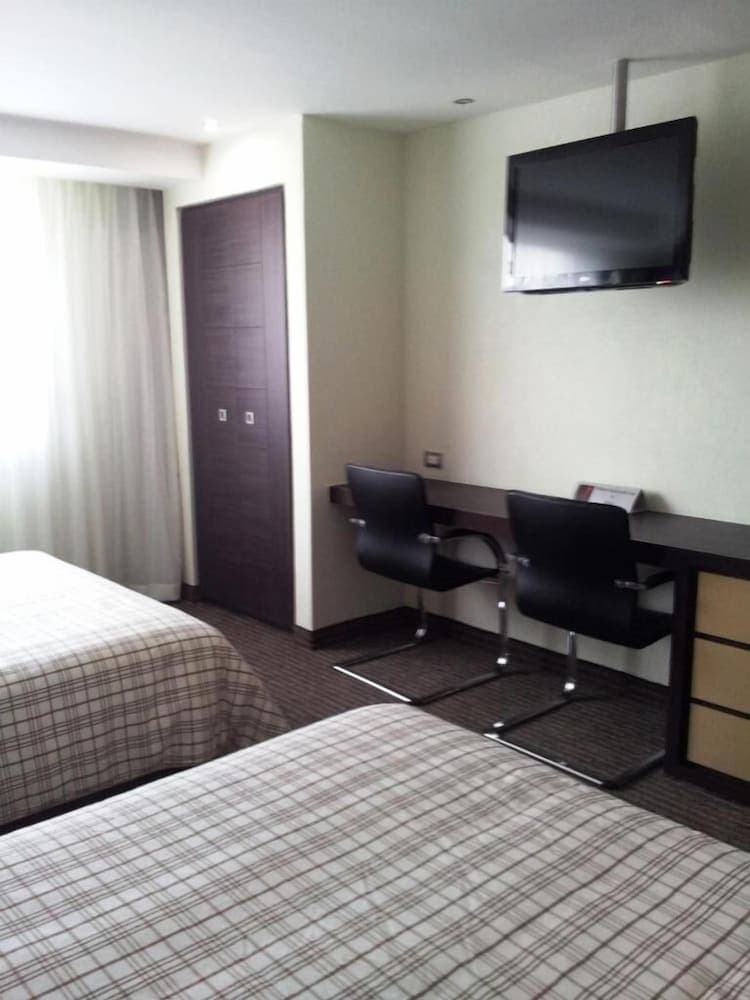 Hotel Astor — 14