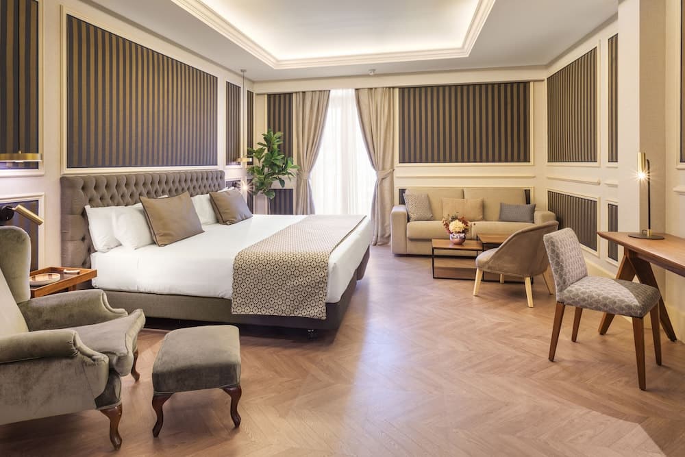 Catalonia Las Cortes Hotel — 25