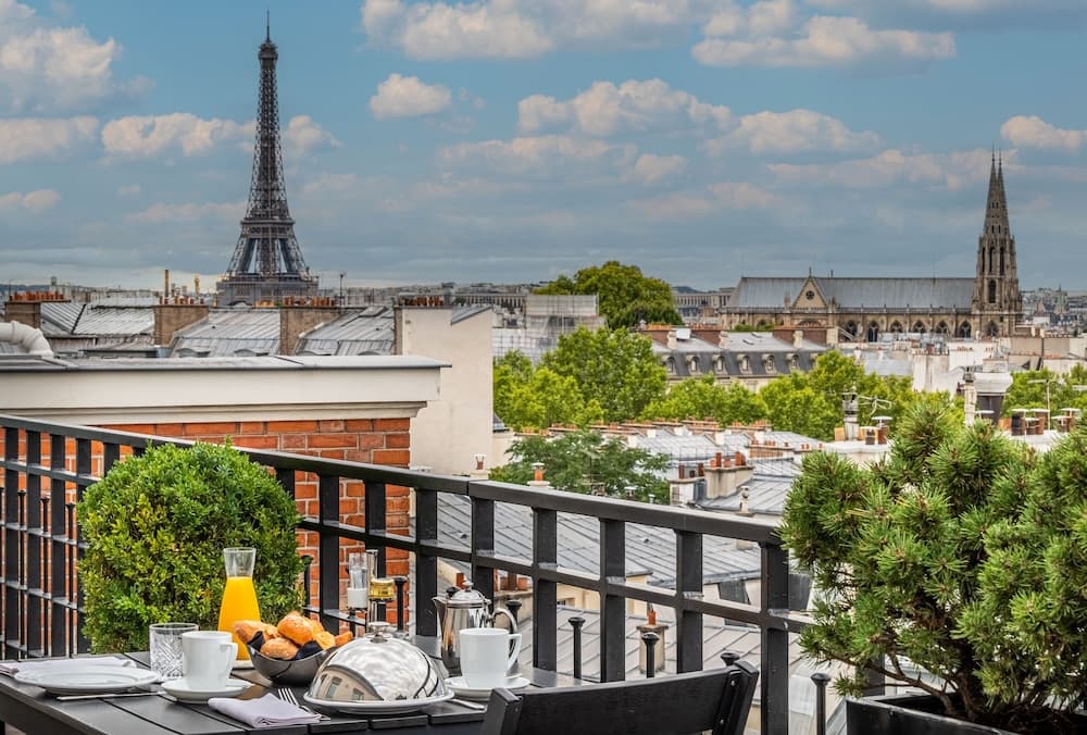Hôtel Pont Royal — 1