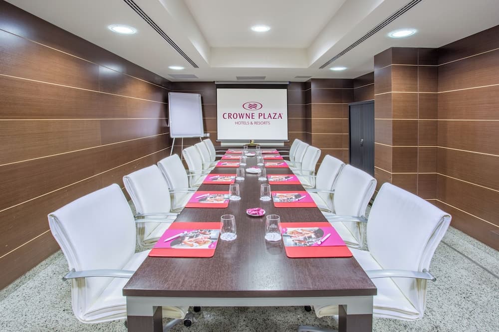 Crowne Plaza Madrid Airport, un Hotel IHG — 11