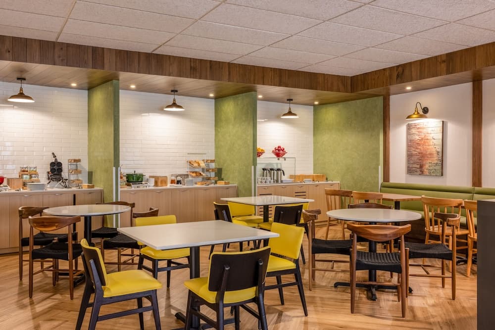 Fairfield Inn & Suites by Marriott Cancun Centro — 7