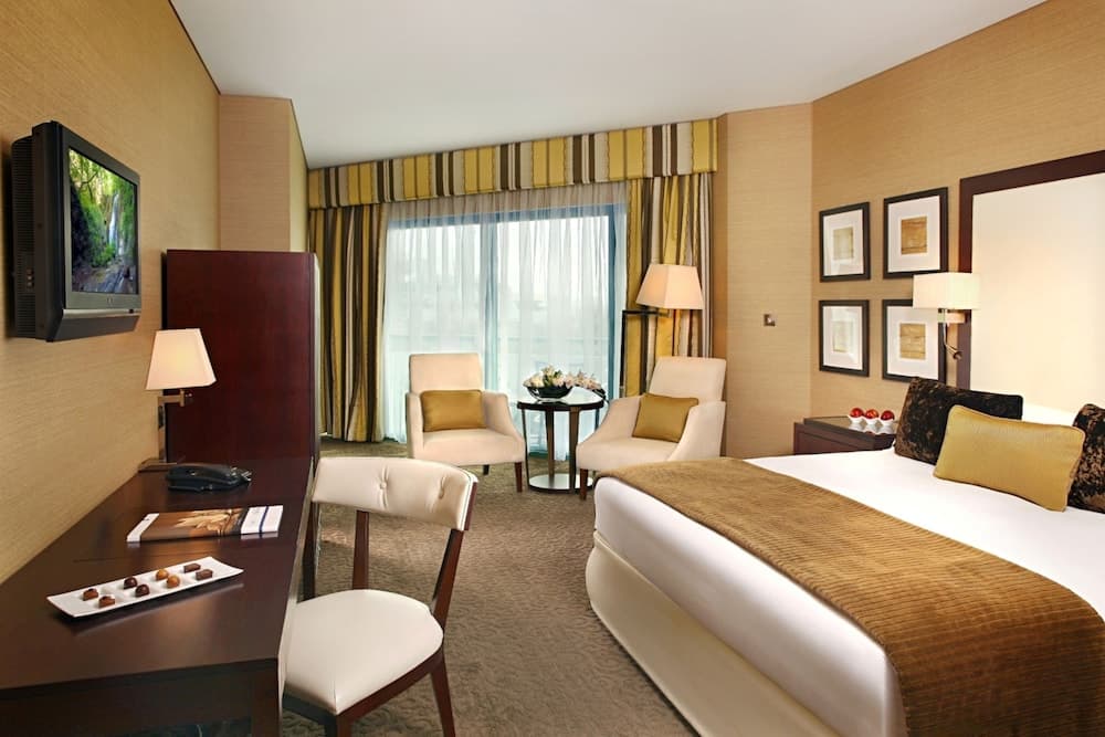 Mövenpick Grand Al Bustan Dubai — 17