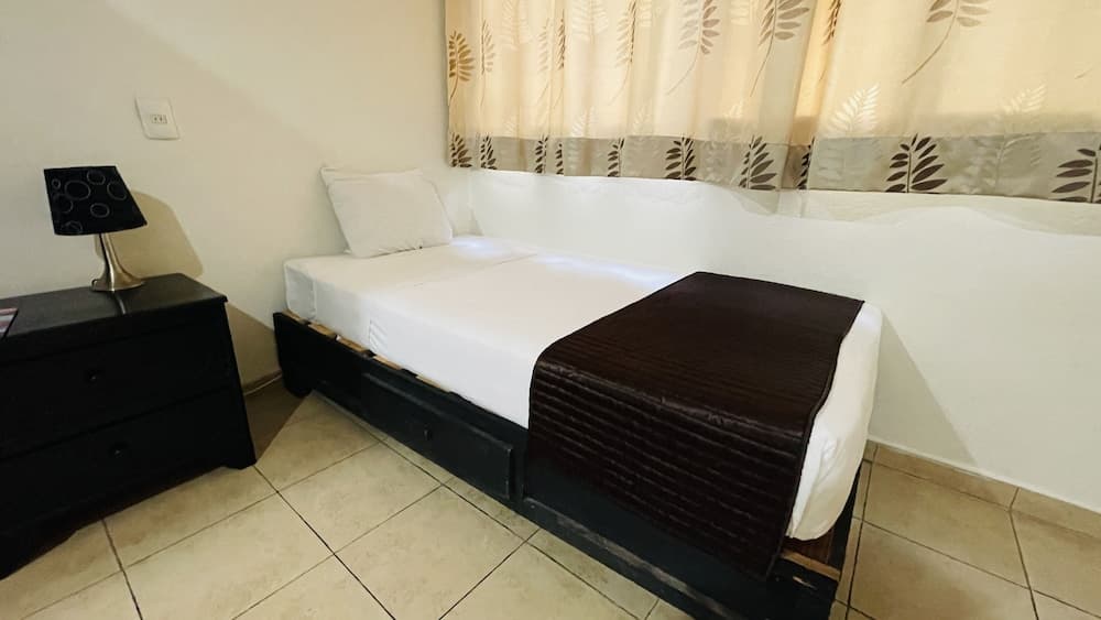 Hotel B&B - 5ta Avenida — 4