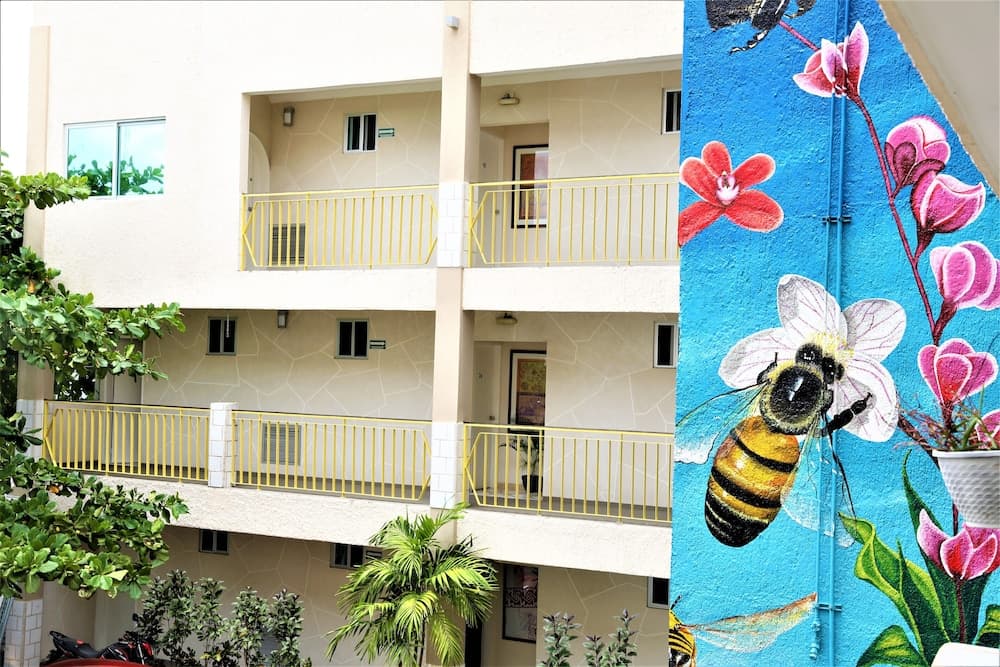 Hotel 12 Bees — 5